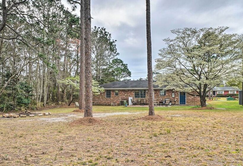 Cozy Wilmington Vacation Rental: 10 Mi To Beach!
