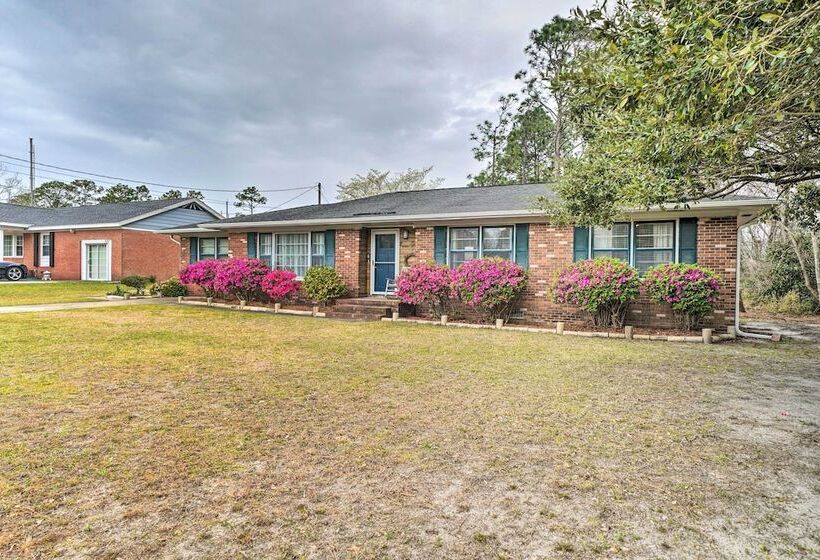 Cozy Wilmington Vacation Rental: 10 Mi To Beach!