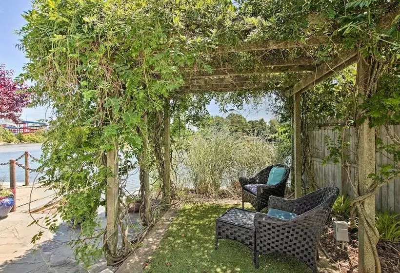 Deluxe Waterford Home W/ Views, Outdoor Bar & More