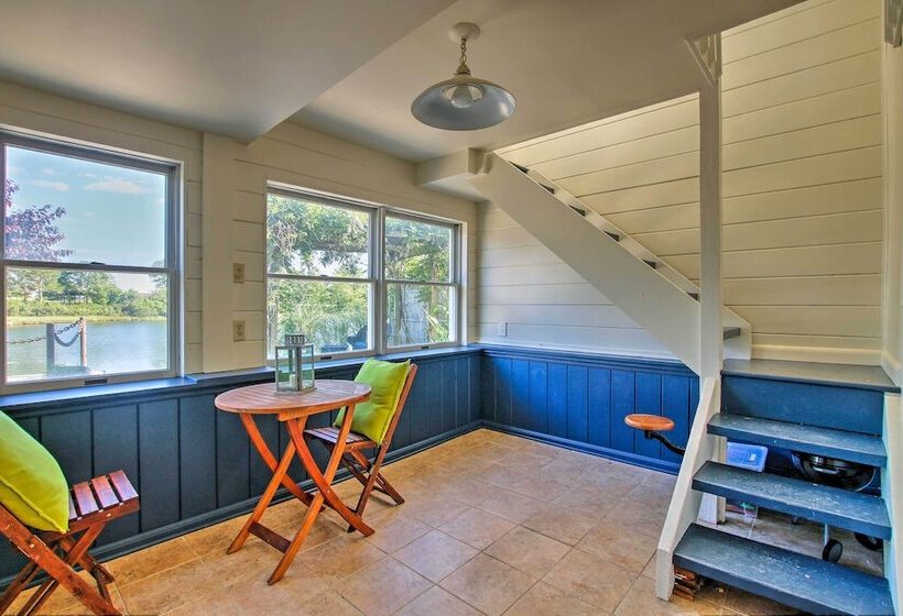 Deluxe Waterford Home W/ Views, Outdoor Bar & More