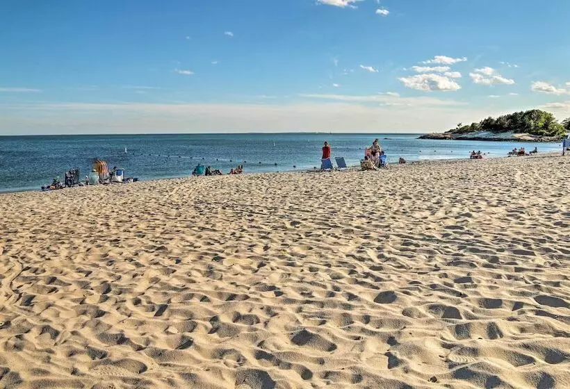 Deluxe Waterford Home W/ Views, Outdoor Bar & More