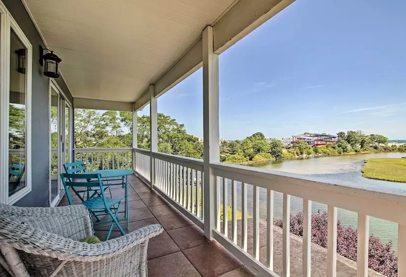 Deluxe Waterford Home W/ Views, Outdoor Bar & More