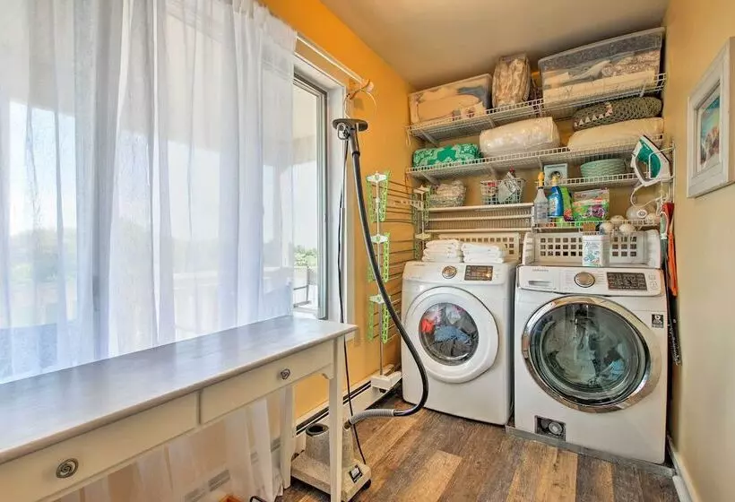 Deluxe Waterford Home W/ Views, Outdoor Bar & More