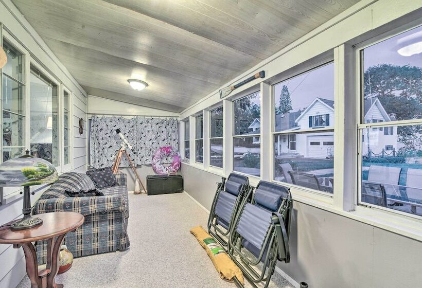 East Tawas Cabin W/ Lake Huron Access & Views