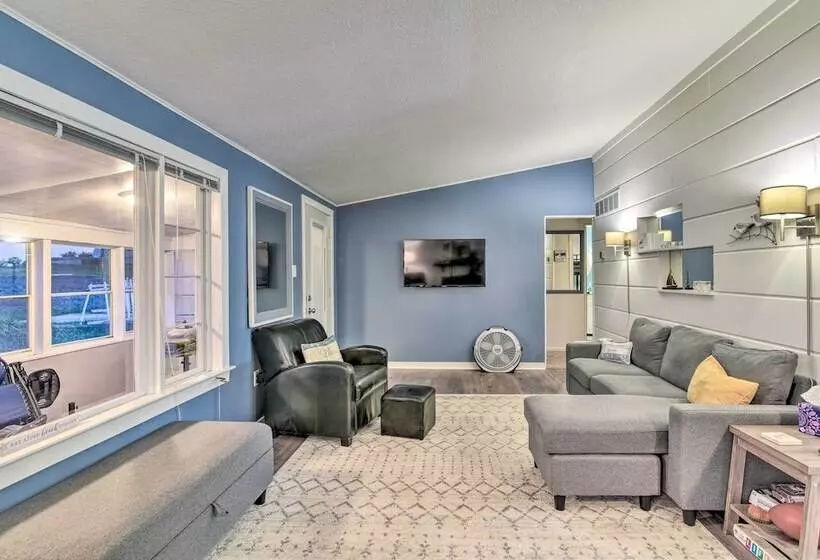 East Tawas Cabin W/ Lake Huron Access & Views