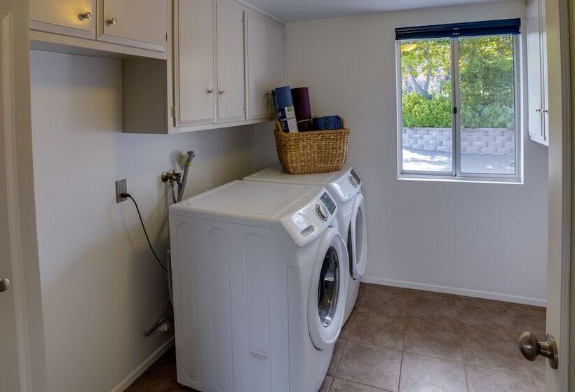 Fallbrook Home W/ Mountain Views: Close To Hiking!