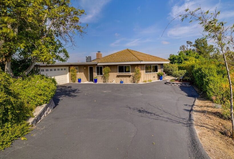 Fallbrook Home W/ Mountain Views: Close To Hiking!