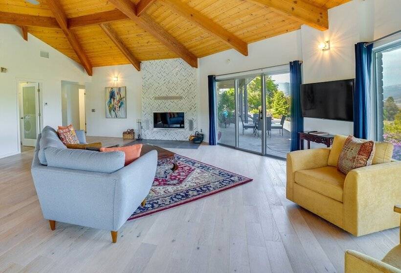 Fallbrook Home W/ Mountain Views: Close To Hiking!