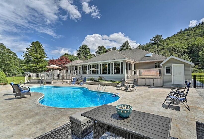 Family Home W/ Pool, Yard, Game Room, Deck & More!