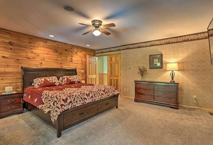 Family Home W/ Pool, Yard, Game Room, Deck & More!