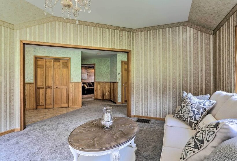 Family Home W/ Pool, Yard, Game Room, Deck & More!