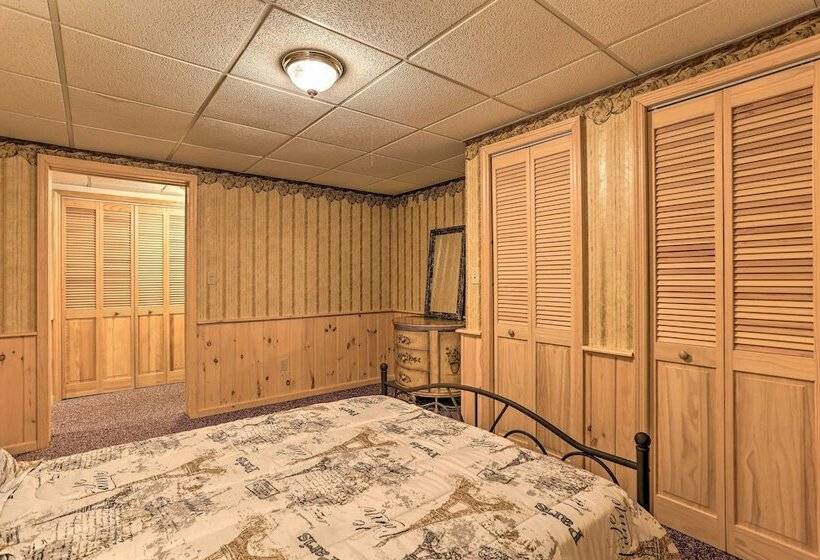 Family Home W/ Pool, Yard, Game Room, Deck & More!