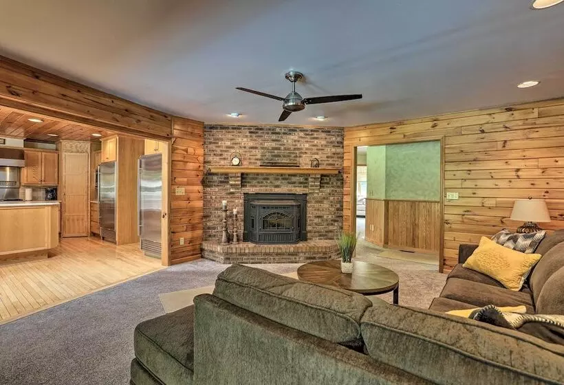 Family Home W/ Pool, Yard, Game Room, Deck & More!