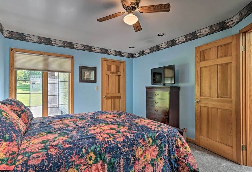 Family Home W/ Pool, Yard, Game Room, Deck & More!