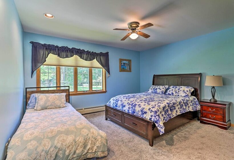 Family Home W/ Pool, Yard, Game Room, Deck & More!