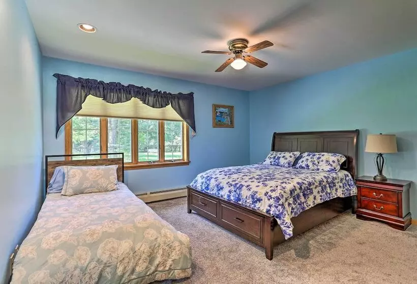 Family Home W/ Pool, Yard, Game Room, Deck & More!
