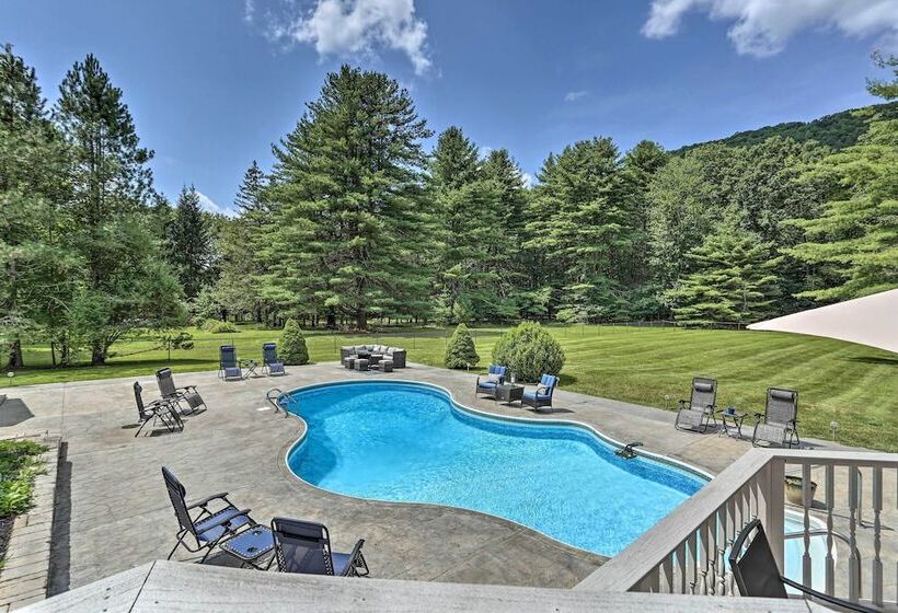 Family Home W/ Pool, Yard, Game Room, Deck & More!