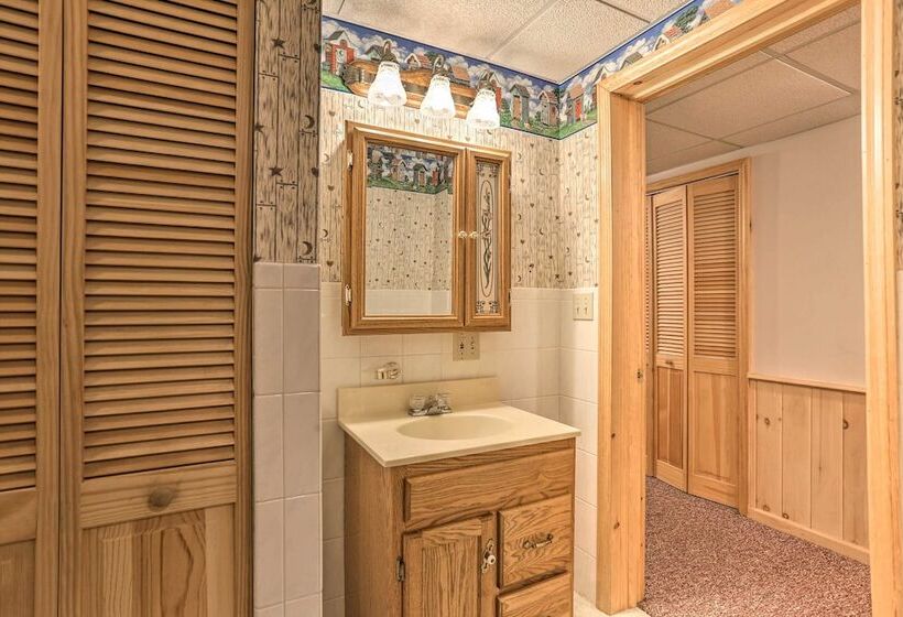 Family Home W/ Pool, Yard, Game Room, Deck & More!