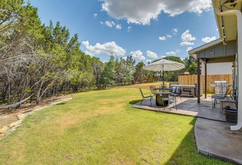 Granbury Home W/ Hot Tub & Furnished Patio!