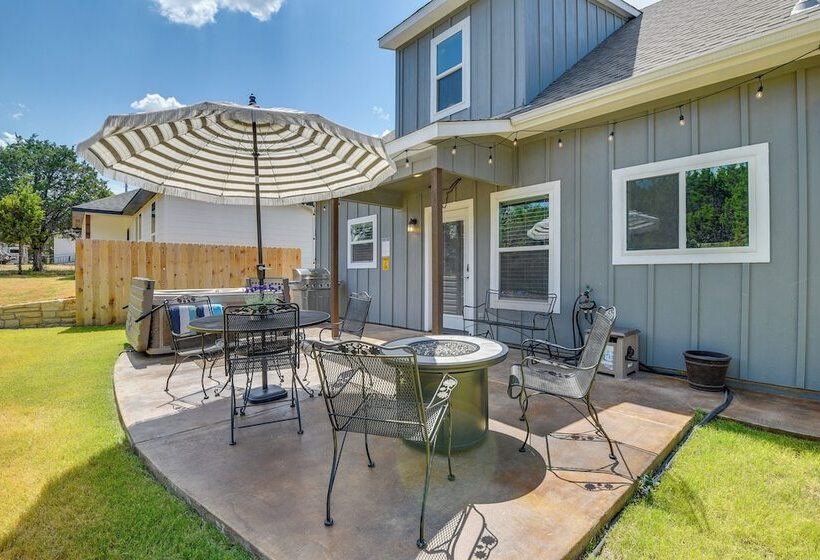 Granbury Home W/ Hot Tub & Furnished Patio!