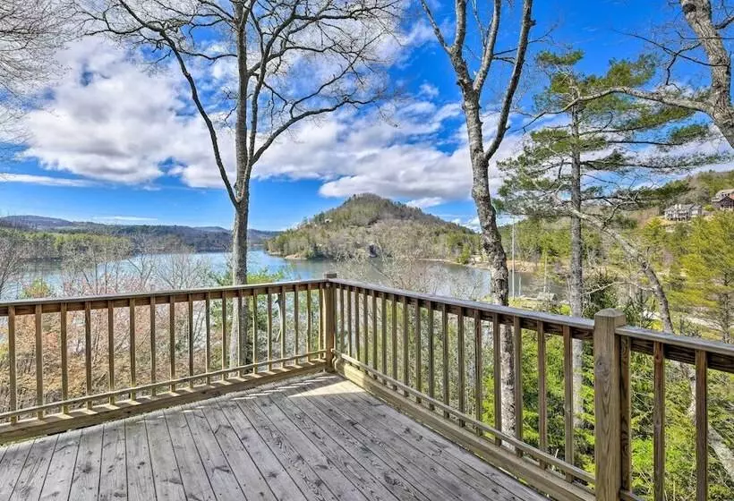 Deck + Lake Views: Grand Glenville Retreat