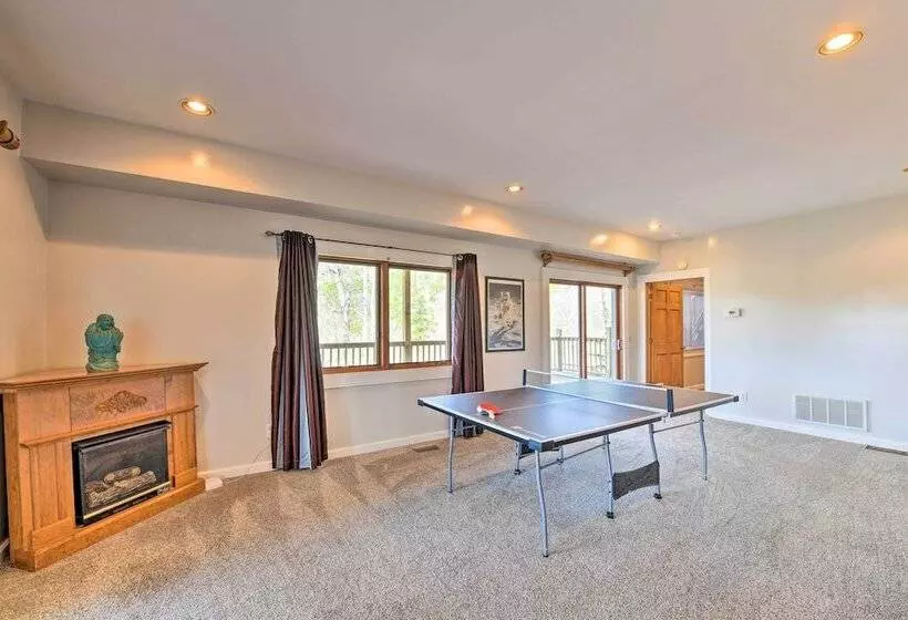 Deck + Lake Views: Grand Glenville Retreat