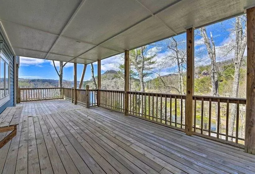 Deck + Lake Views: Grand Glenville Retreat