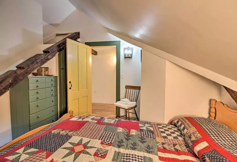 Historic Hanover Area Home, 16 Miles To Dartmouth!