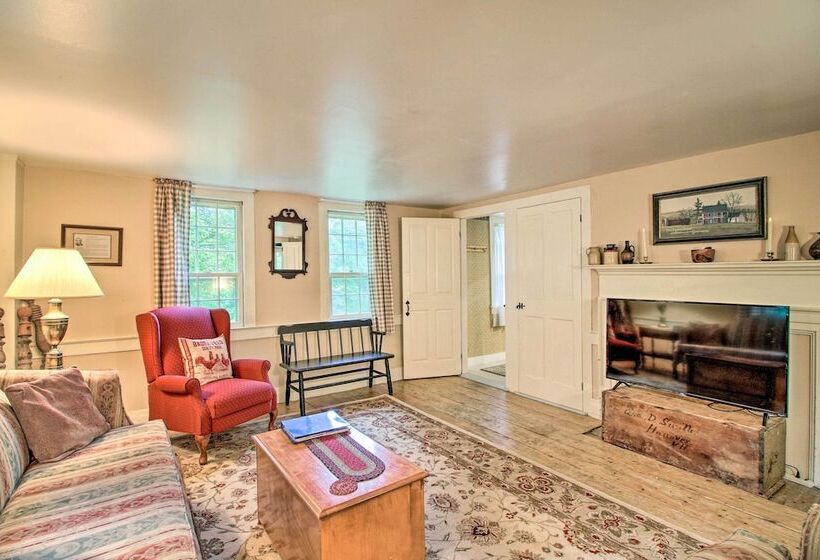 Historic Hanover Area Home, 16 Miles To Dartmouth!