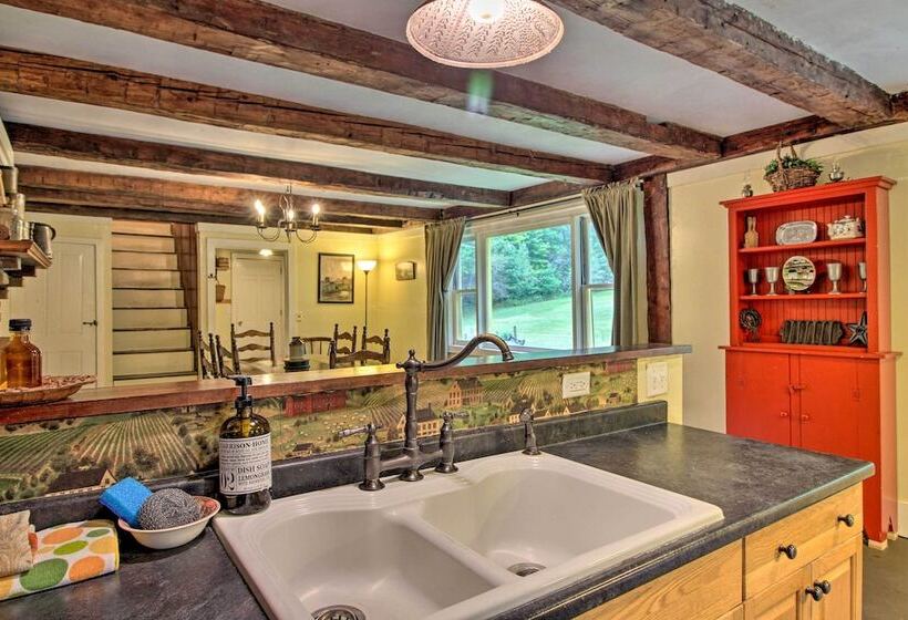 Historic Hanover Area Home, 16 Miles To Dartmouth!