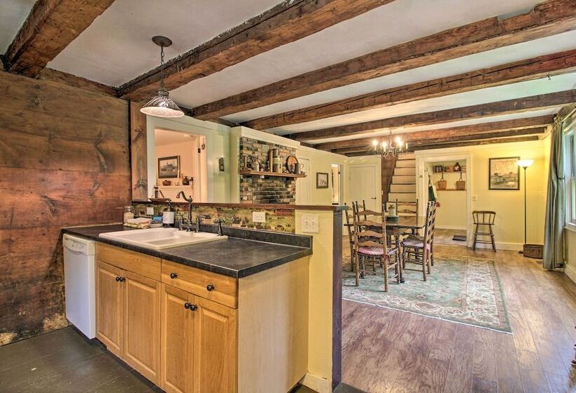 Historic Hanover Area Home, 16 Miles To Dartmouth!