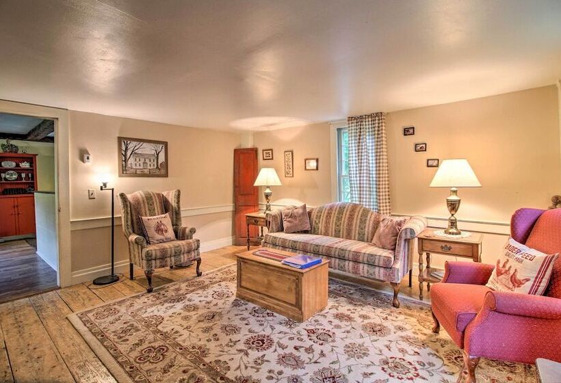 Historic Hanover Area Home, 16 Miles To Dartmouth!