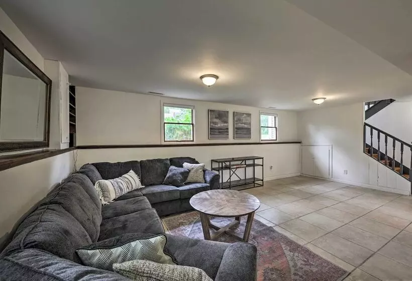 Lake Nagawicka Home   2 Blocks To Boat Launch