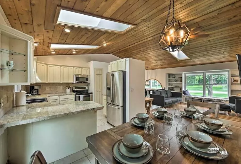 Lake Nagawicka Home   2 Blocks To Boat Launch