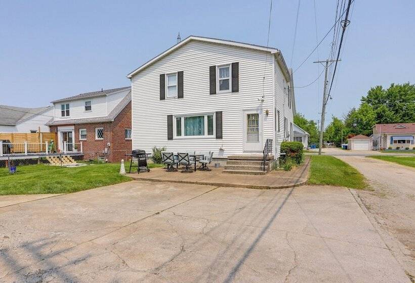 Home W/ Screened In Porch < 1 Mi To Lake Erie