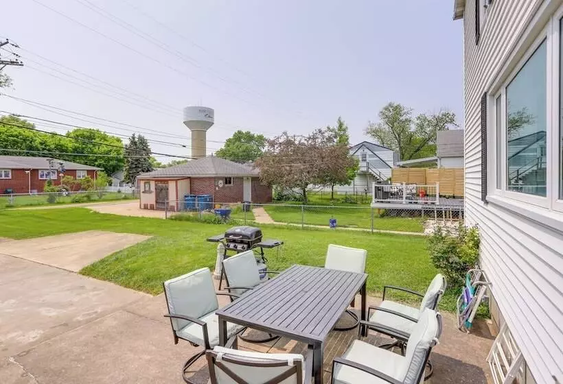 Home W/ Screened In Porch < 1 Mi To Lake Erie
