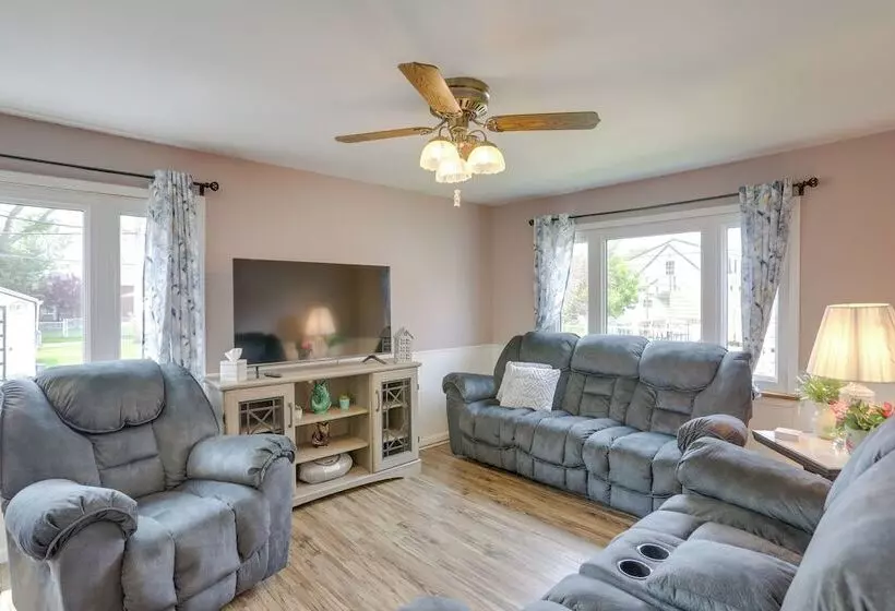 Home W/ Screened In Porch < 1 Mi To Lake Erie