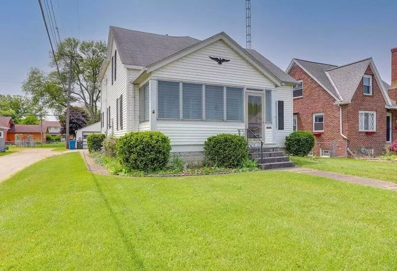 Home W/ Screened In Porch < 1 Mi To Lake Erie