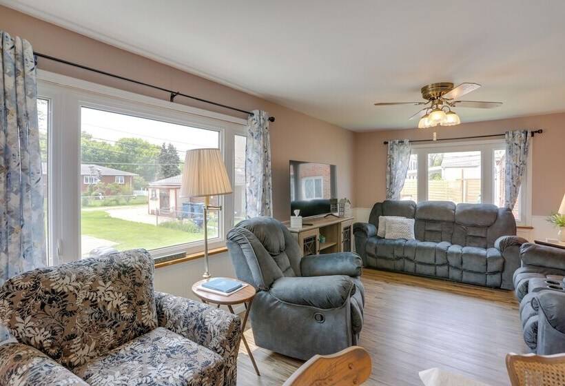 Home W/ Screened In Porch < 1 Mi To Lake Erie