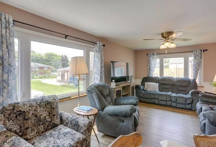 Home W/ Screened In Porch < 1 Mi To Lake Erie