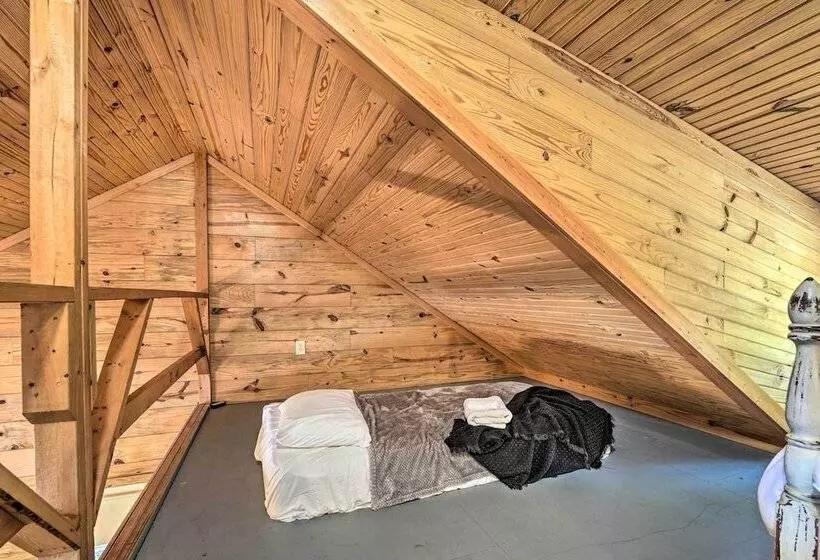 Idyllic Cabin W/ Fire Pit, Kayak On Site!