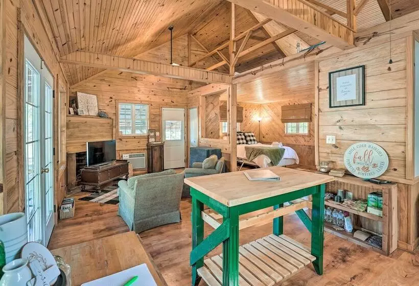Idyllic Cabin W/ Fire Pit, Kayak On Site!
