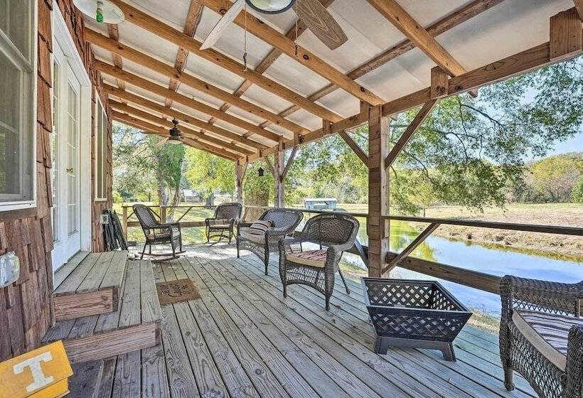 Idyllic Cabin W/ Fire Pit, Kayak On Site!