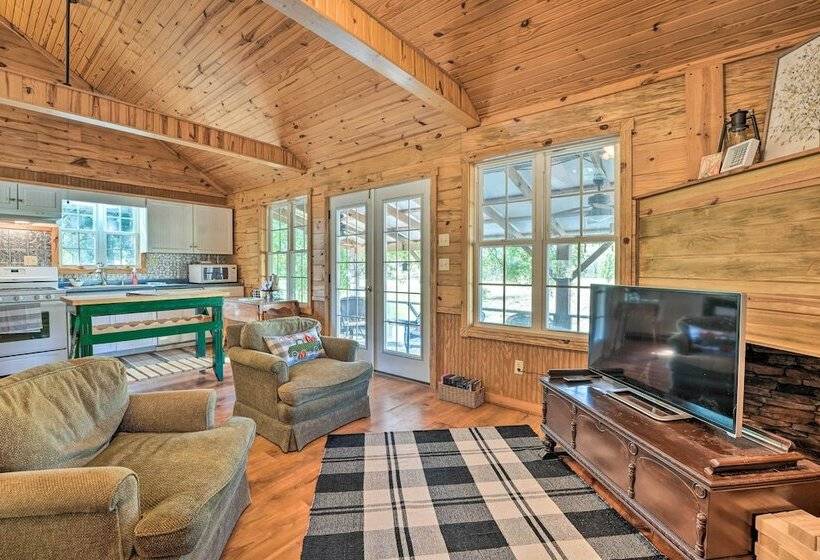 Idyllic Cabin W/ Fire Pit, Kayak On Site!