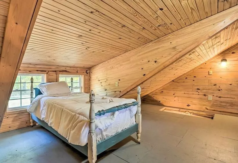 Idyllic Cabin W/ Fire Pit, Kayak On Site!