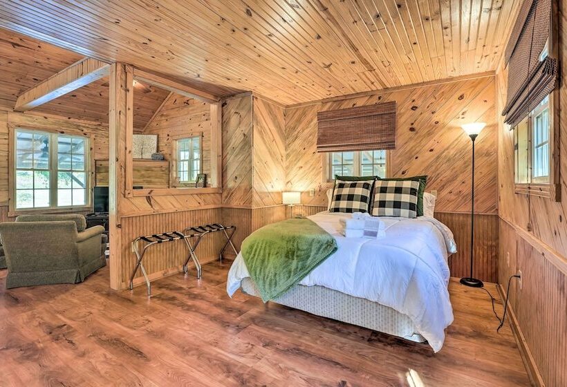 Idyllic Cabin W/ Fire Pit, Kayak On Site!