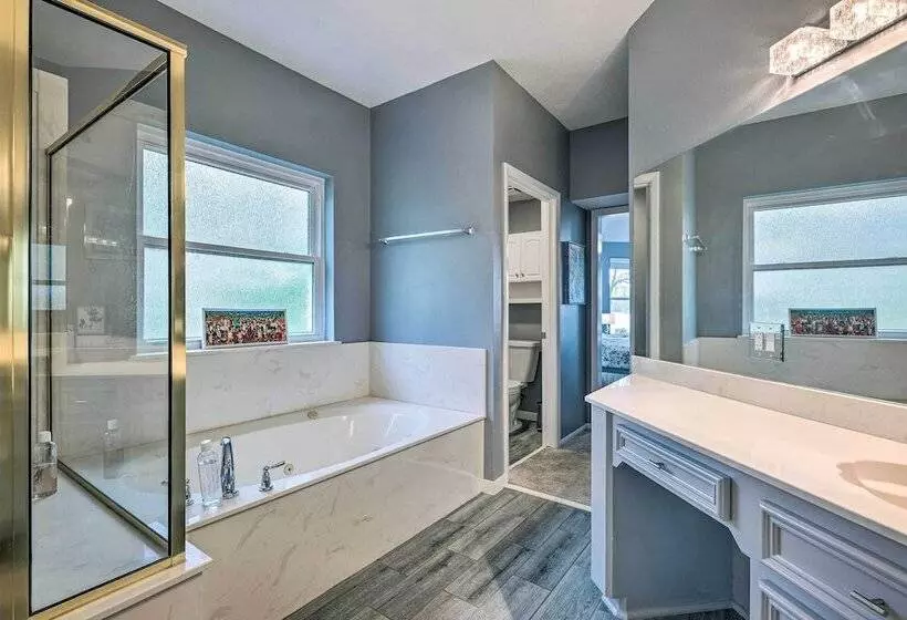 Waterfront Home W/ Boat Dock On Lake Conroe!