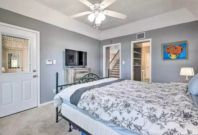 Waterfront Home W/ Boat Dock On Lake Conroe!