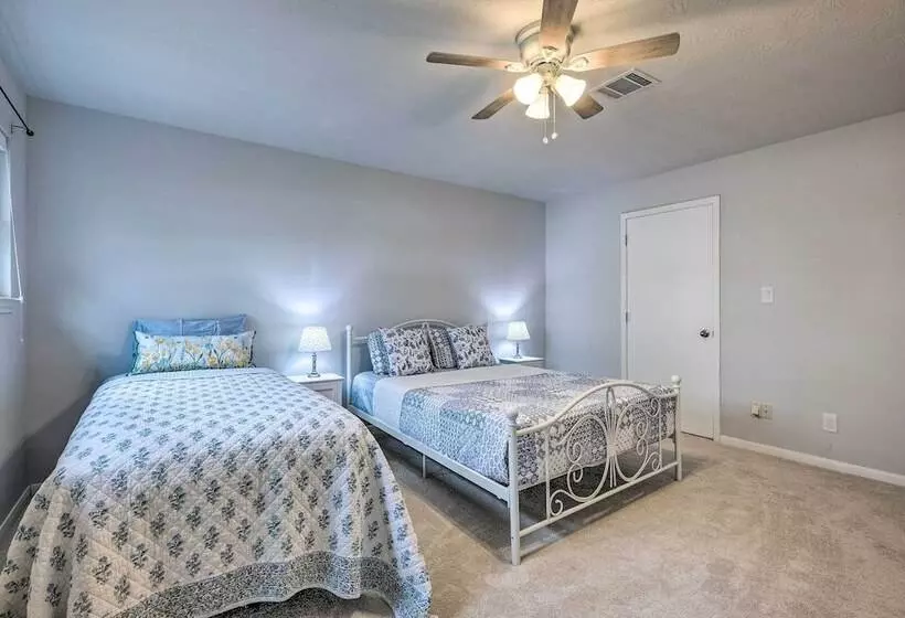 Waterfront Home W/ Boat Dock On Lake Conroe!