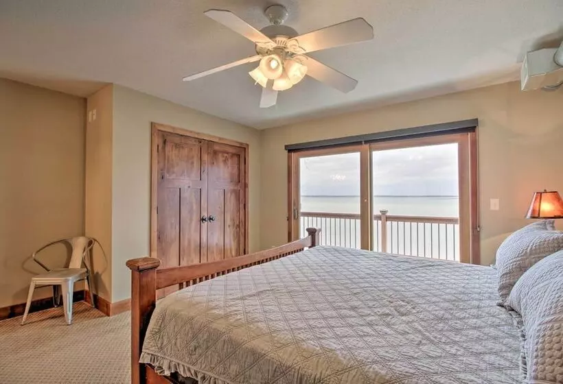 Pelican Lake Retreat W/ Fire Pit, Dock & Grill!